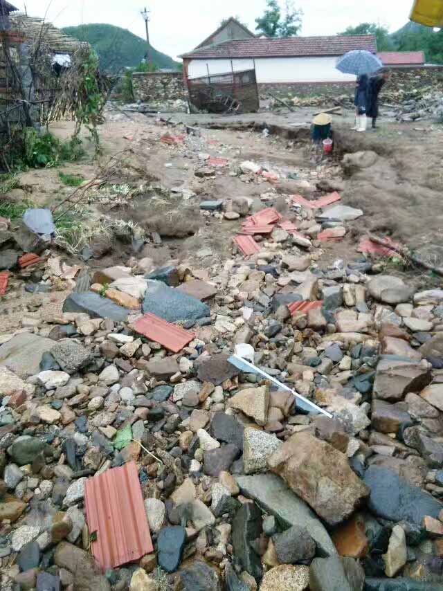 玉米倉子，還有糧食也沒有了！